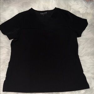 Mandala Women's Black V-Neck Two Pocket Scrub Top Size Small